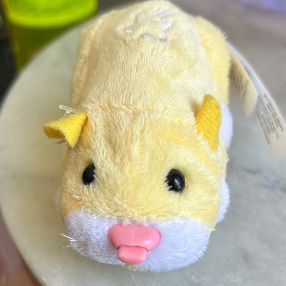 Zhu Zhu Pets Hamster “ Pipsqueek “ Prelove good condition collectible